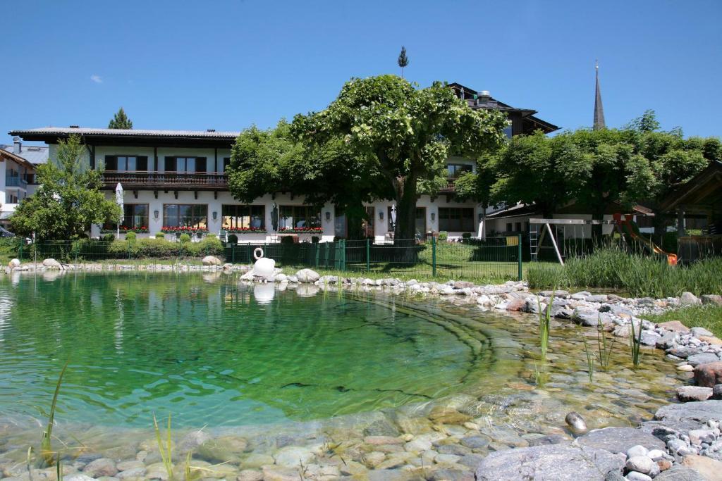 Gasthof Zur Post Maishofen Exterior foto